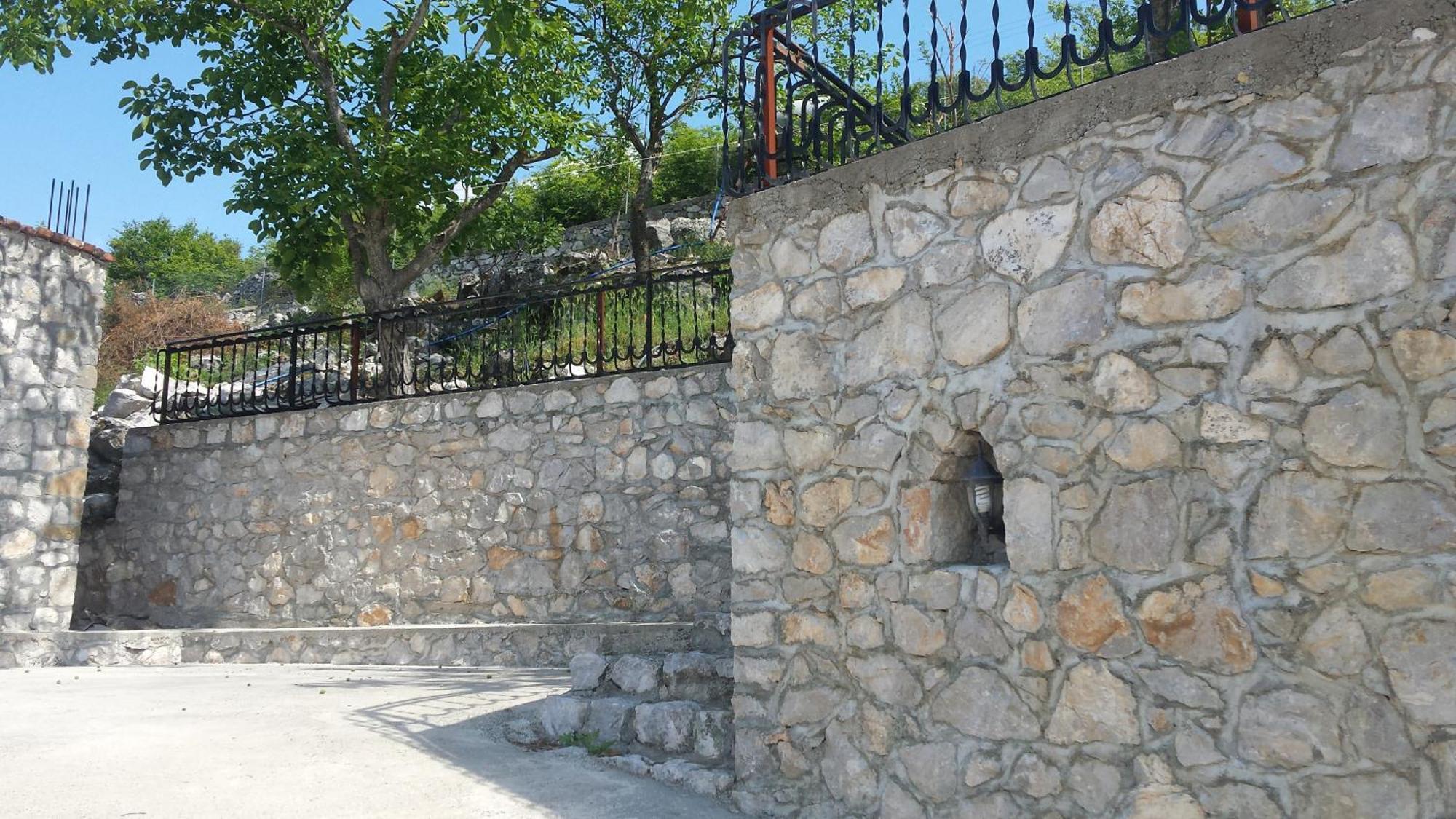 Hyka Stone House Shkoder Bed and Breakfast Εξωτερικό φωτογραφία